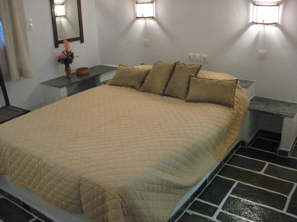 Pension Irini-Vicky อิออสคอรา ภายนอก รูปภาพ